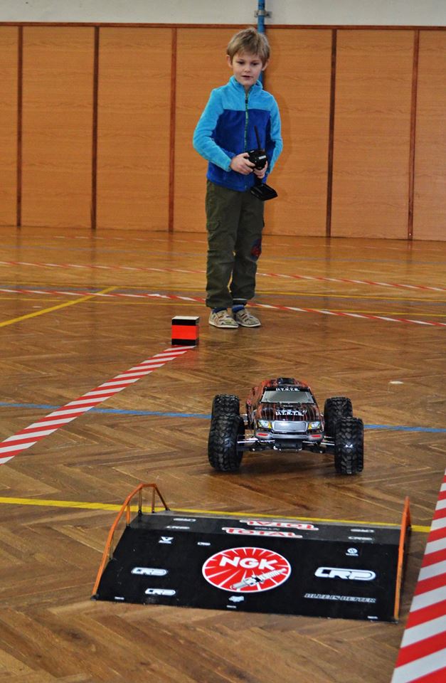27750618_1402368359890727_211828009665298439_n